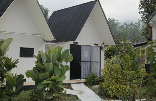 Bandung Villa | Ciwidey Hills & Wetland Family 1