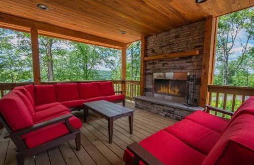 McHenry House | Experience CJs Mountain Lodge: Pool & Hot Tub Retreat