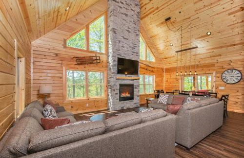 McHenry House | Experience CJs Mountain Lodge: Pool & Hot Tub Retreat