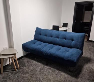 Codsall Apartment | Cozy CKB Flat: Child-Friendly Stay with 9.6/10 Rating
