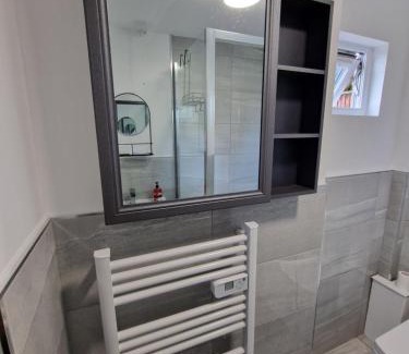 Codsall Apartment | Cozy CKB Flat: Child-Friendly Stay with 9.6/10 Rating