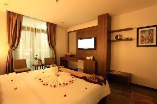 Dong Hoi Hotel | Relax at CKC Thien Duong Hotel with Oceanfront Amenities