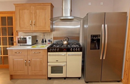 Isle of North Uist Cottage | Pet-Friendly Clachan Sands Cottage in Scenic Lochmaddy