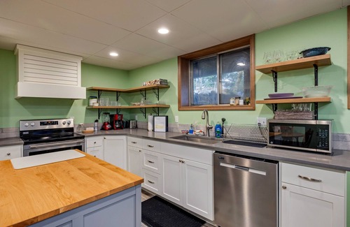 Clackamas Apartment | Family-Friendly 3-Bedroom Home in Clackamas, Oregon