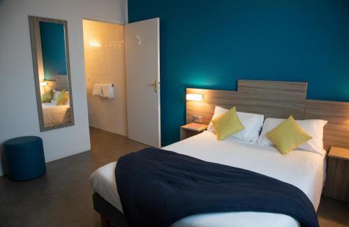 Vallet Hotel | Cozy Clair de Lie: Family-Friendly with Restaurant & Kitchen