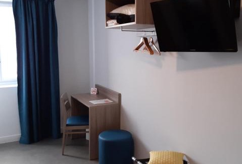 Vallet Hotel | Cozy Clair de Lie: Family-Friendly with Restaurant & Kitchen