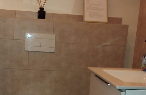 Saint-Michel-Tubœuf Bed & Breakfast | Claire room, king-size bed or twin beds, fast Wi-Fi, private bathroom with WC