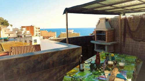 Montgat Apartment | Pet-Friendly Claire Seaview & Beach Apartment with Ocean Views