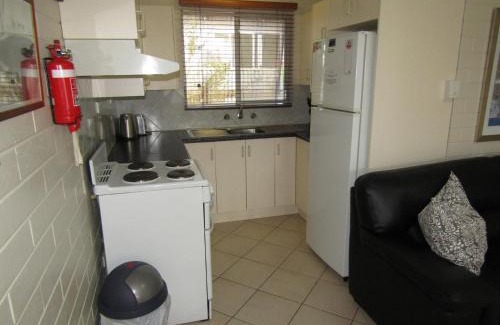 Melville Apartment | Pet-Friendly Clan Ranald Holiday Unit 2: Rated 9/10