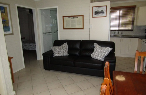Melville Apartment | Clan Ranald Unit 1: Walk to Amenities & Enjoy Ocean Views!