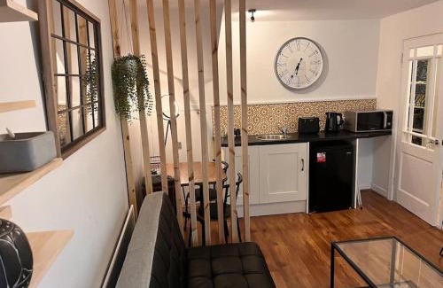 Carrick-on-Suir Apartment | Family-Friendly Clancy Brothers Homestead with High Reviews