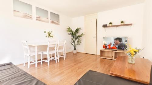 Latchmere House | Inviting Clapham Garden Hotel near Battersea Park
