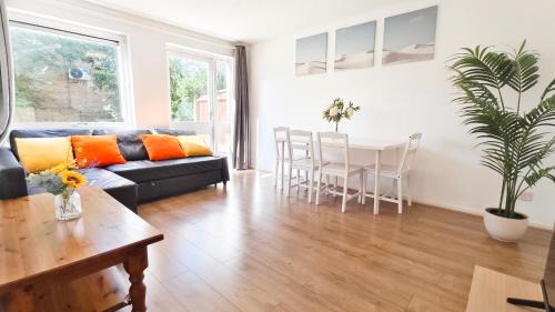 Latchmere House | Inviting Clapham Garden Hotel near Battersea Park