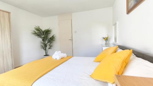 Latchmere House | Inviting Clapham Garden Hotel near Battersea Park