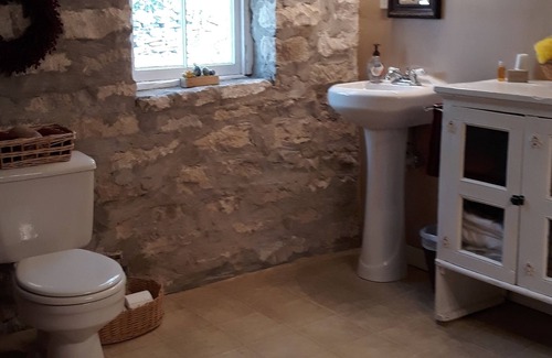 Dripping Springs Bed & Breakfast | Exceptional Stay at Clara's House - Homestead B&B with Breakfast