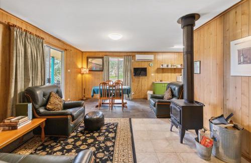 Stanley Flat Resort | Pet-Friendly Clare Valley Cabins with Family Amenities