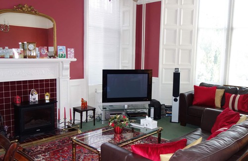 Glasgow Bed & Breakfast | Delightful Claremont House B&B with Family-Friendly Amenities