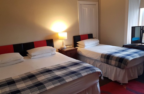 Glasgow Bed & Breakfast | Delightful Claremont House B&B with Family-Friendly Amenities