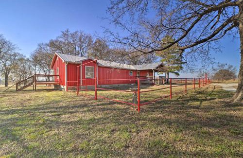 Claremore House | Cozy Claremore Country Home with Large Yard & Family-Friendly Amenities