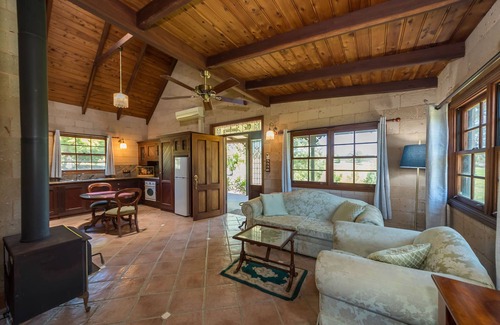 Possum Brush Cottage | Discover Clarendon Forest Retreat: 4-Star Getaway with Pool