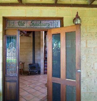 Possum Brush House | Unmatched Comfort at Clarendon Forest Retreat - Pet Friendly Escape