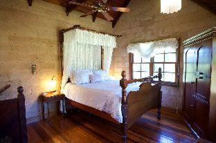 Possum Brush House | Unmatched Comfort at Clarendon Forest Retreat - Pet Friendly Escape