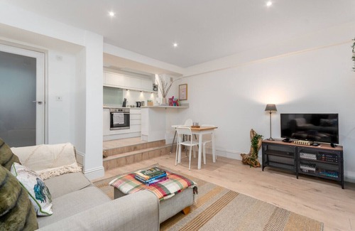 Leamington Spa Apartment | Clarendon Place - Stunning 1BD in Leamington Spa