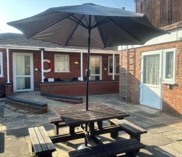 Skegness House | Comfortable Stay at Clarendon Lodge - Family & Accessible Options