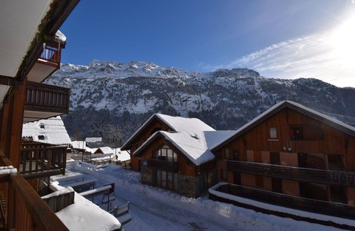 Vaujany Apartment | Top-Rated CLARET 2 Apartment with Family-Friendly Amenities