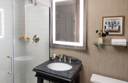 Gold Coast Hotel | Eco-Friendly Getaway at Claridge House - 4 Star Comfort