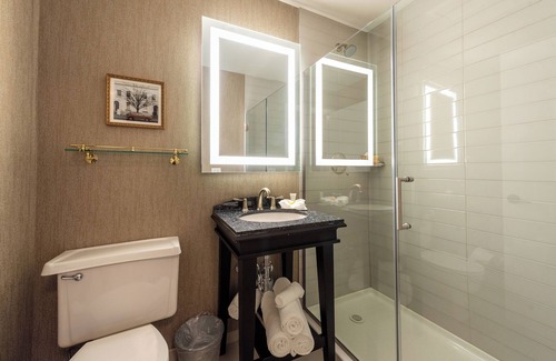 Gold Coast Hotel | Eco-Friendly Getaway at Claridge House - 4 Star Comfort
