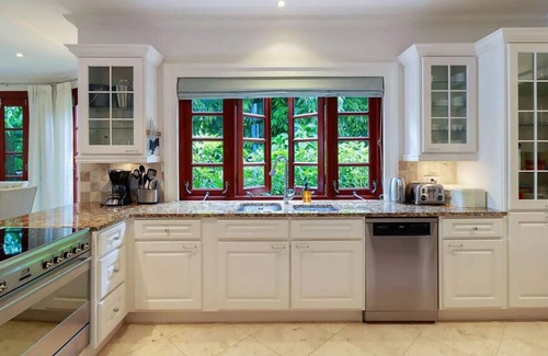 Gibbs Bay House | Claridge Plus Luxury Villa