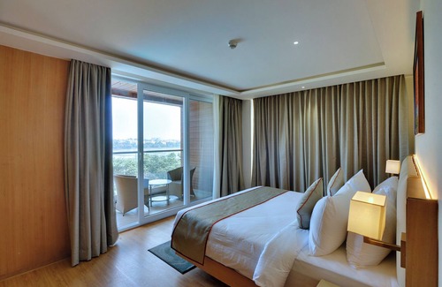 Agara Hotel | Premier Stay at Clarion Hotel Bangalore - 4-Star Elegance