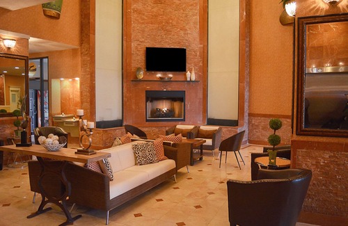 Essington Hotel | Discover Clarion Hotel Near Philadelphia Airport with Spa