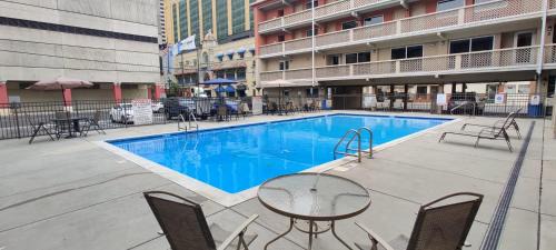 Atlantic City Hotel | Oceanfront Clarion Inn: Family-Friendly with Scenic Views