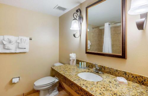 National Gardens Hotel | Relax at Clarion Inn Ormond Beach with Oceanfront Views