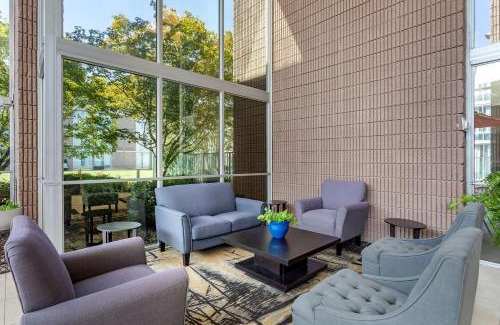 Sheffield Hotel | Pet-Friendly Stay at Clarion Inn Sheffield Muscle Shoals