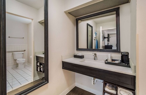 Florence Hotel | Budget-Friendly Stay at Clarion Inn & Suites with Pool