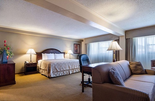Garden City Hotel | Discover Comfort at Clarion Inn with Spa and Pool Access