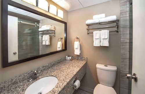 Medicine Hat Hotel | Budget-Friendly Clarion Pointe: Pool, Restaurant & More