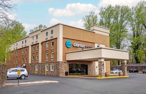 Charlottesville Hotel | Family-Friendly Stay at Clarion Pointe Charlottesville