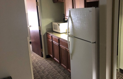 West Ashley Hotel | Eco-Friendly Comfort at Clarion Pointe Charleston