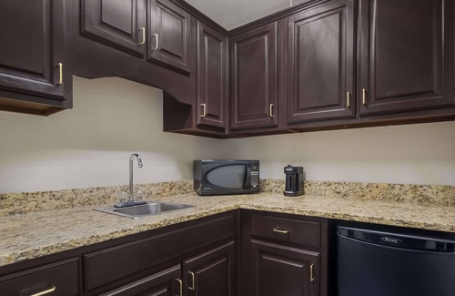 Harrodsburg Hotel | Eco-Friendly Comfort at Clarion Pointe Harrodsburg-Danville