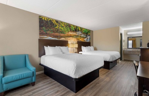 Kimball Hotel | Comfortable Stay at Clarion Pointe Kimball with Great Amenities