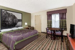 Kimball Hotel | Pet-Friendly Retreat at Clarion Pointe Kimball, Rated 8/10