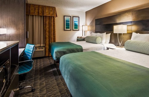 San Antonio Hotel | Convenient Stay at Clarion Pointe near Medical Center