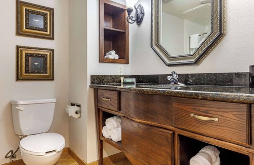 Sulphur Springs Hotel | Unforgettable Stays at Clarion Pointe Sulphur Springs