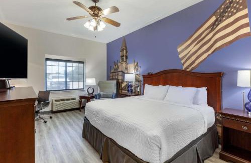 Sulphur Springs Hotel | Pet-Friendly Retreat at Clarion Pointe Sulphur Springs