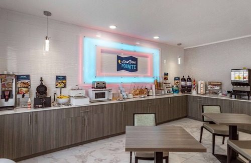 Sulphur Hotel | Comfortable Stay at Clarion Pointe Sulphur - Lake Charles