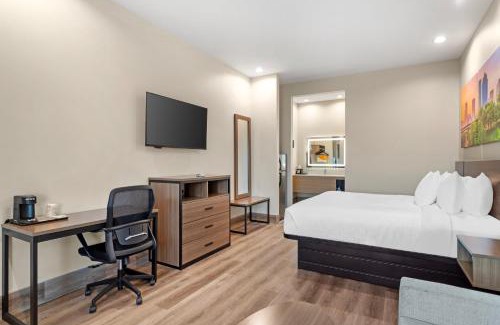Spring Hotel | Family-Friendly Stay at Clarion Pointe for Memorable Travels